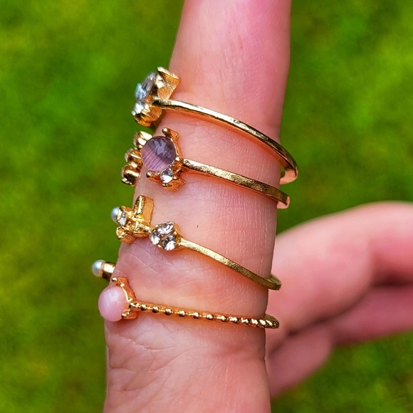 Summer Garden Butterfly Flower Golden Ring Set - Picture 4 of 9